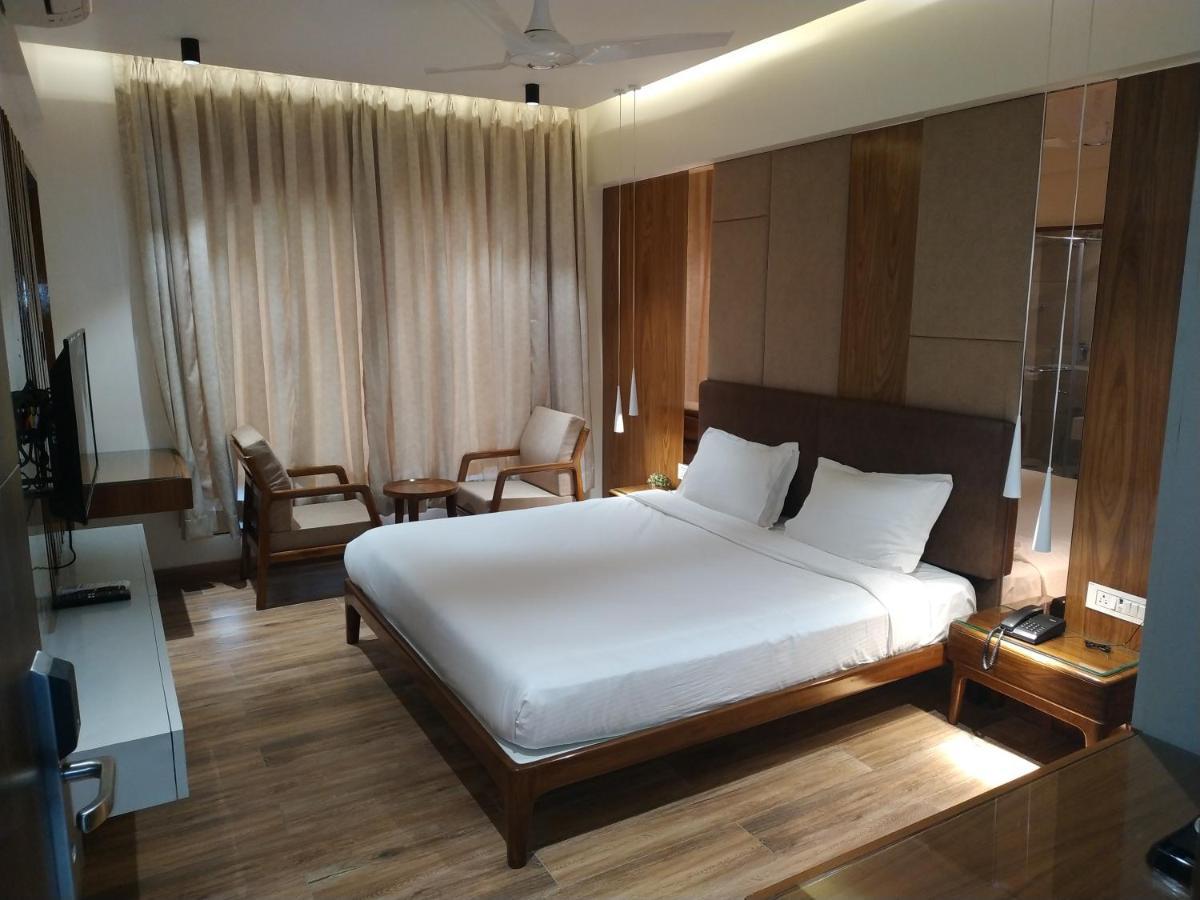 Hotel Florence Nanded Exterior foto