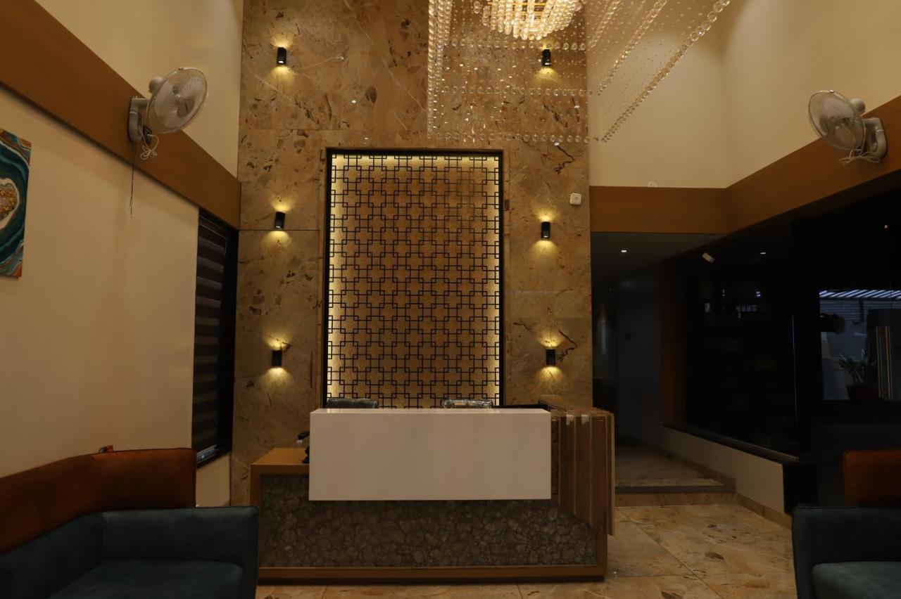 Hotel Florence Nanded Exterior foto