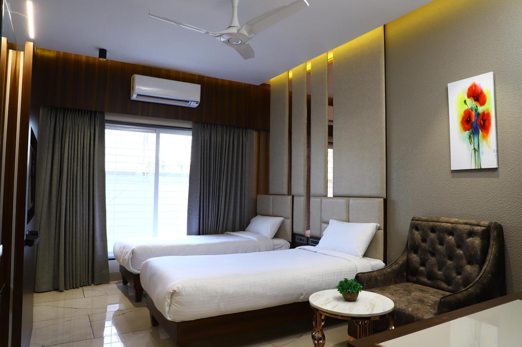 Hotel Florence Nanded Exterior foto